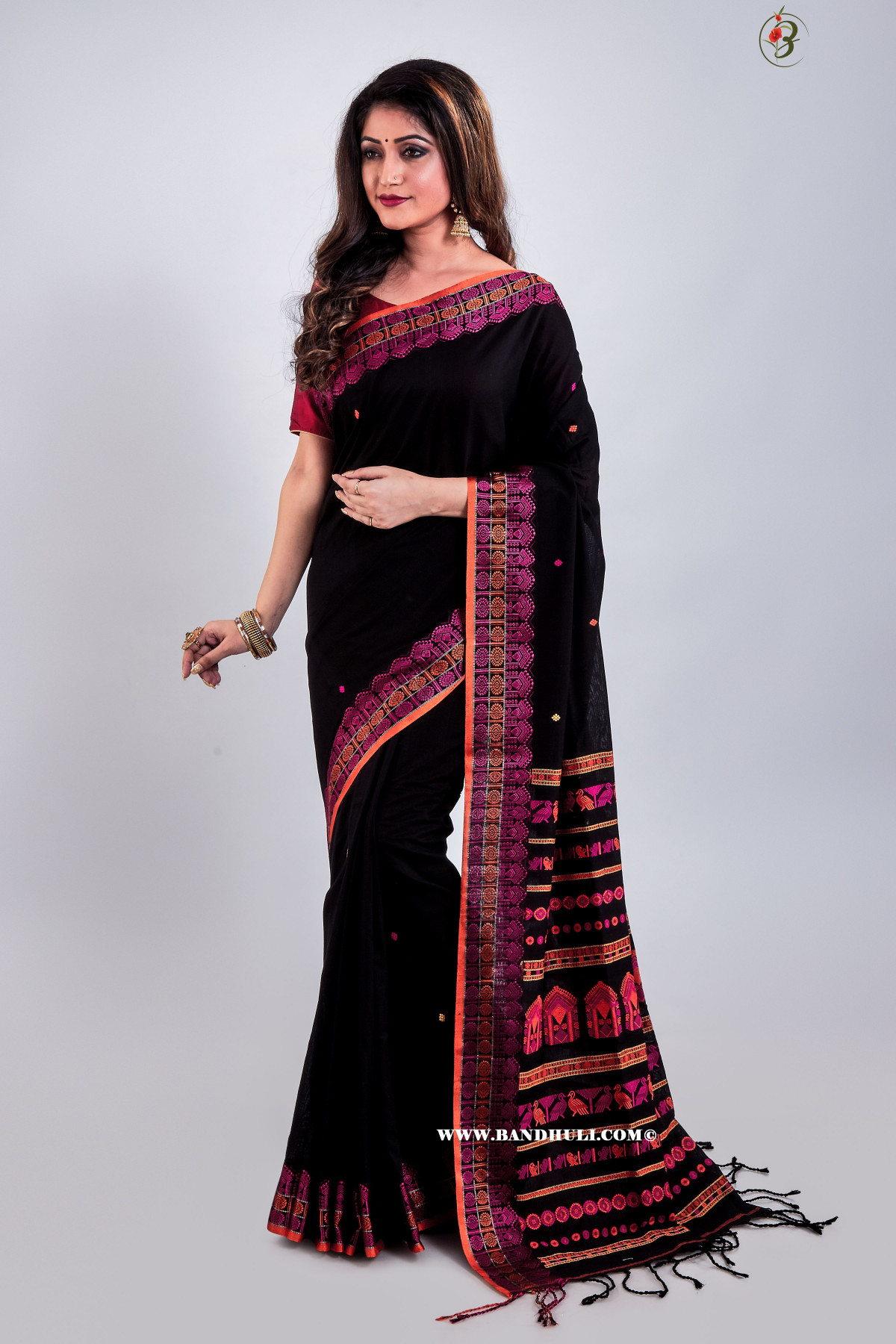 Nisu - Black Cotton Handloom sarees